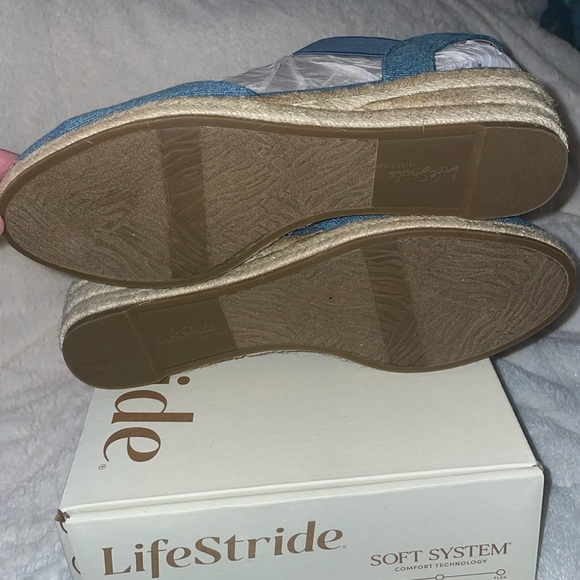 NWT LifeStride KIMMIE Blue Denim Raffia Espadrille Wedge Sandal - Picture 16 of 16